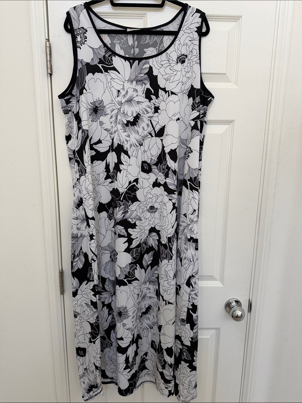 Avenue Black & White Floral Maxi Dress